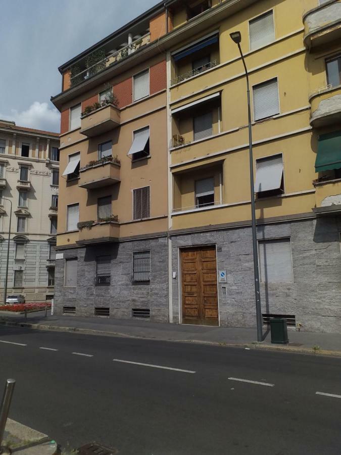 Meta Italy Da Silvia Apartman Milánó Kültér fotó